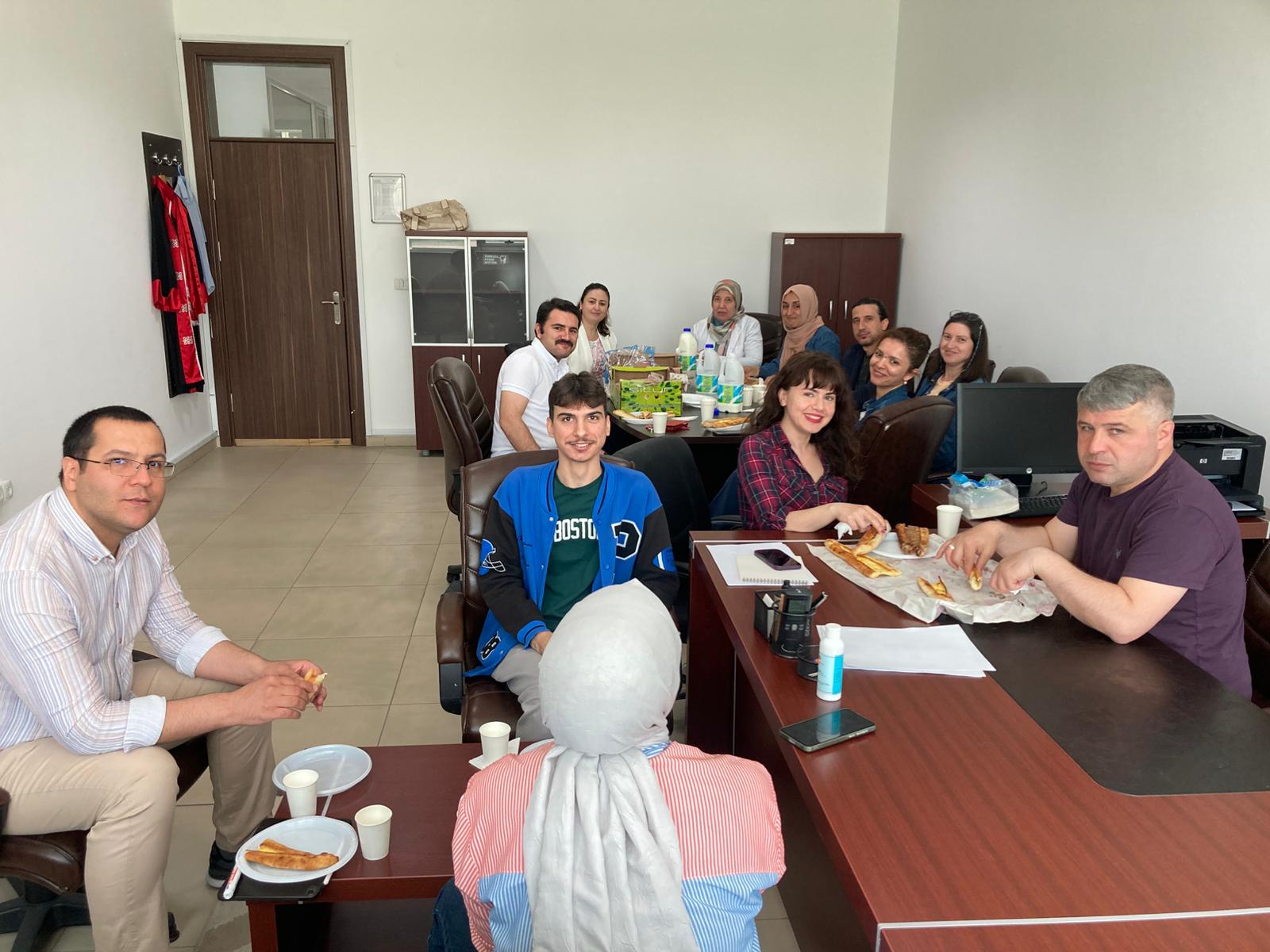  Fakülte Mezuniyet Komitesi Yemekte Bir Araya Geldi