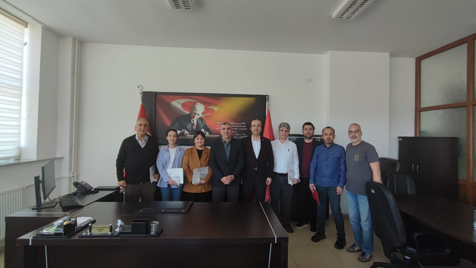 2025 Yılı Akademik Performans Ödülü Alan Hocalarımıza Teşekkür Belgesi Takdimi Yapıldı