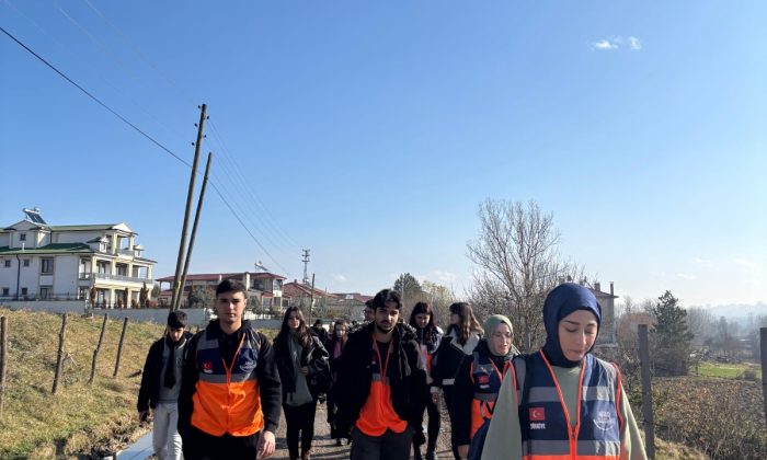 Kastamonu Üniversitesi AFAD Topluluğu Uluslararası Dağ Günü için yürüyüş gerçekleştirdi.