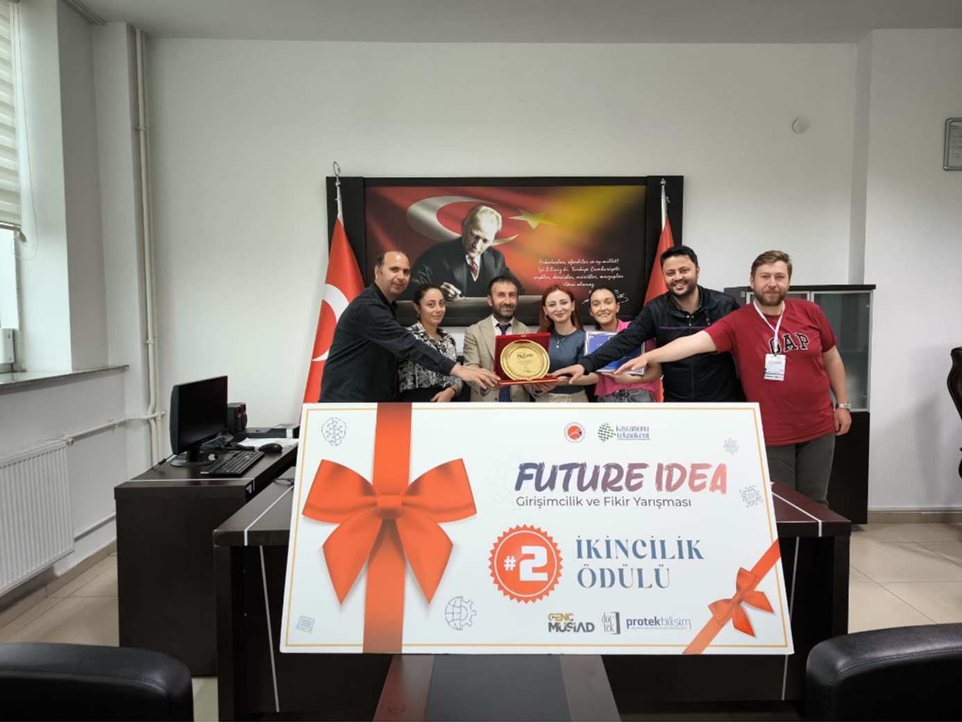 FUTURE IDEA İŞ FİKRİ VE GİRİŞİMCİLİK YARIŞMASINDA ÖĞRENCİLERİMİZDEN BÜYÜK BAŞARI